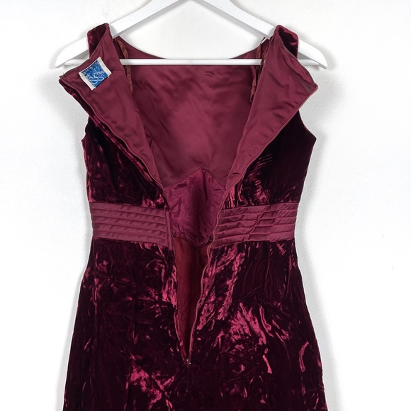 Vintage Maroon Crushed Velvet Dress Size 2 - Picture 4 of 7